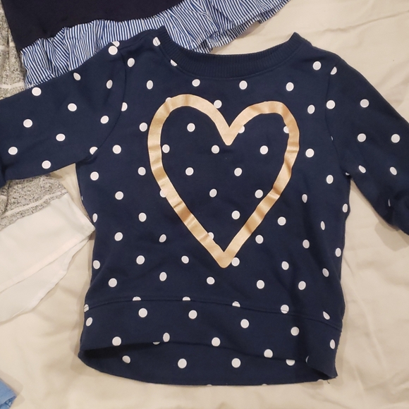 Bundle of 4 girls shirt - Picture 2 of 5